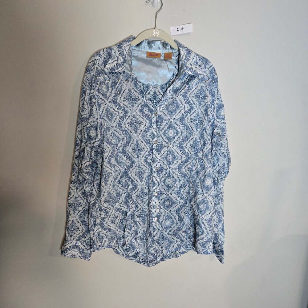 VTG Wrangler Women's Western Blue and White Geo Pattern Pearl Snap Shirt